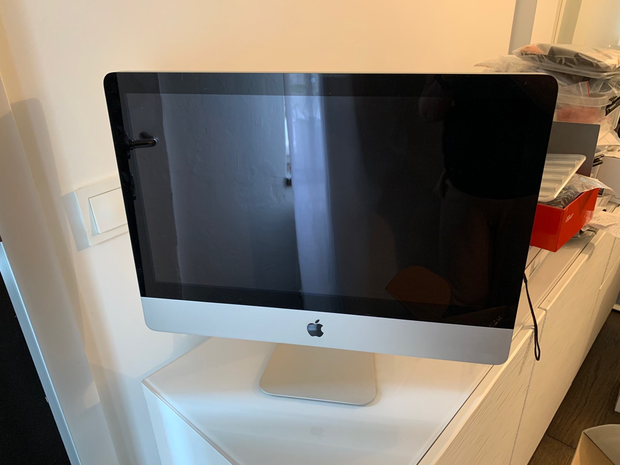 iMac 21,5 inch LED 16:9 widescreen computer (396384152) ᐈ Köp på Tradera