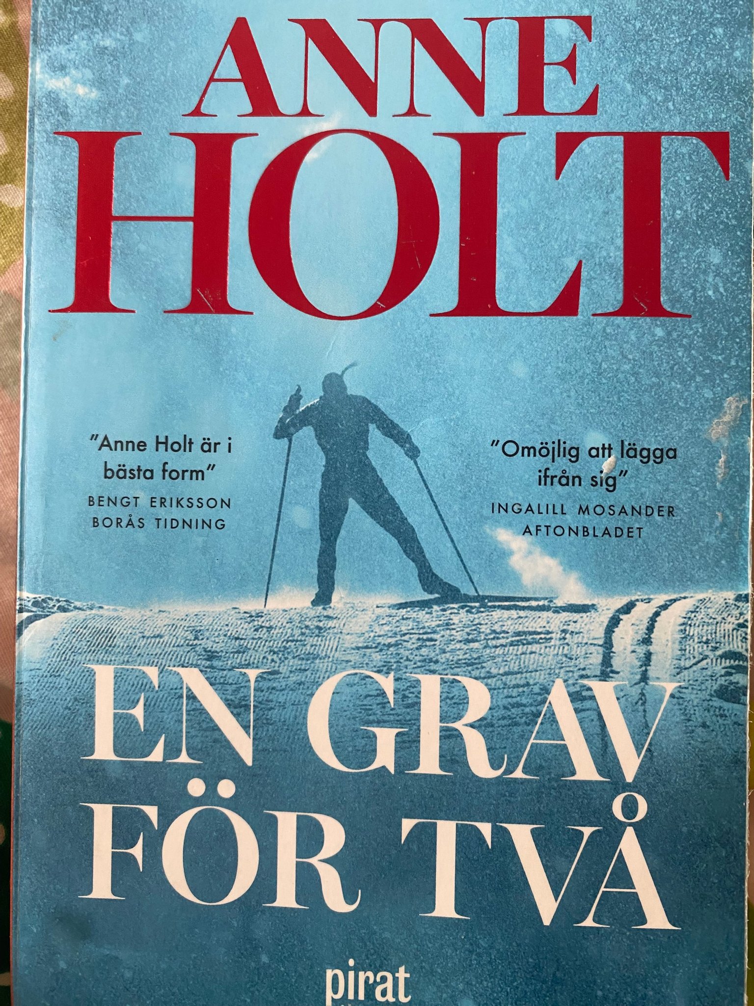 En grav för två av Anne Holt spännande bok! Köp på Tradera (600080799) En grav för två av Anne Holt spännande bok! Köp på Tradera (600080799)