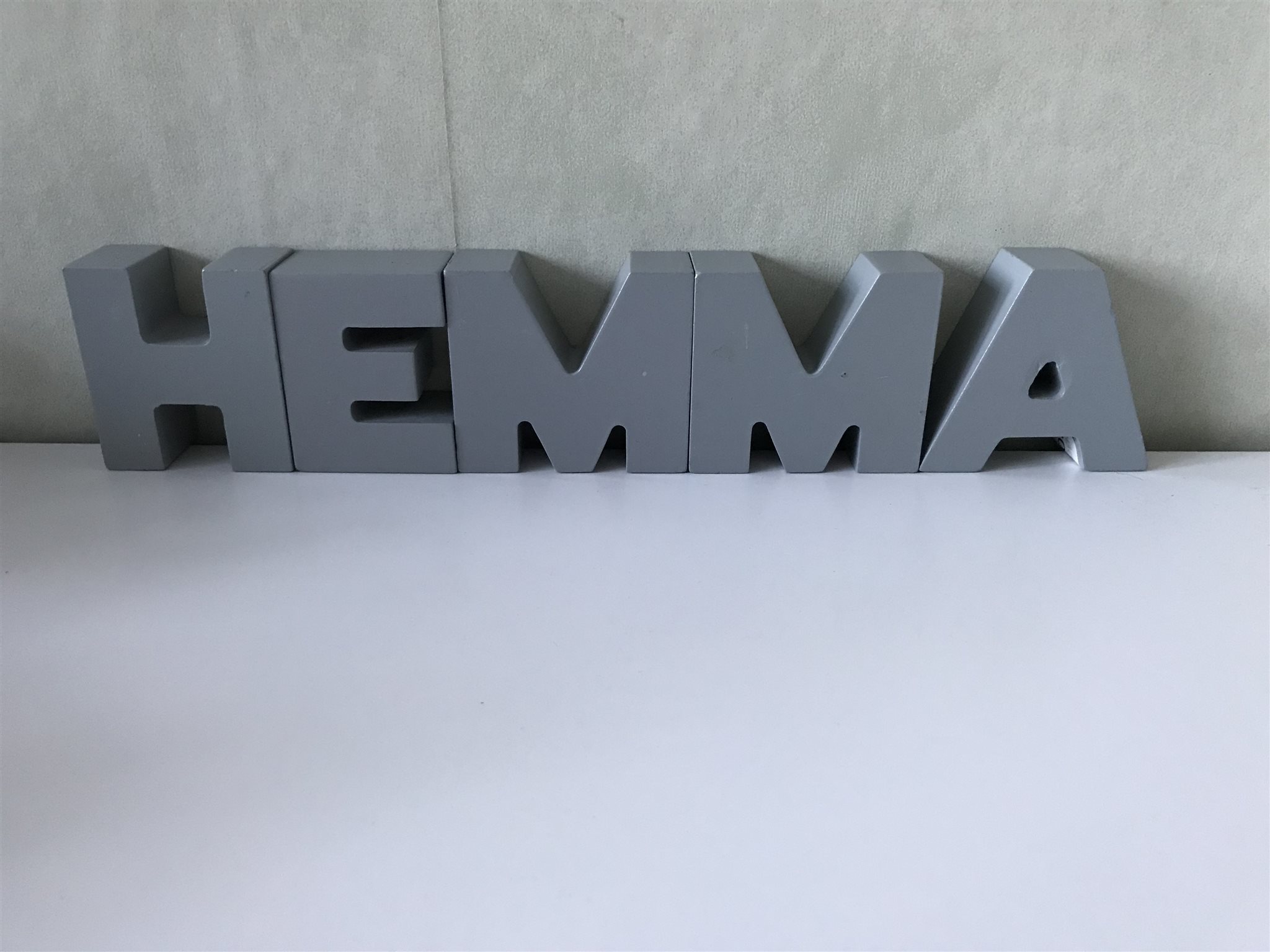 Hemma 5 bokstäver i trä från serholt design inredning dekor chic på