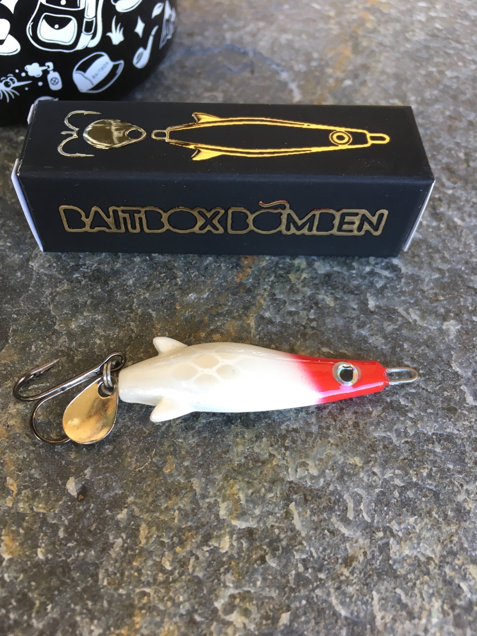 Se produkter som liknar Baitboxbomben Baitbox Hajlo på Tradera (594034571)