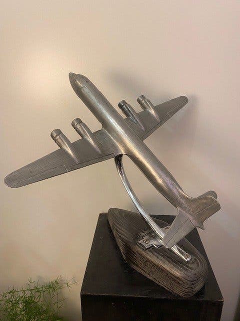 Douglas DC-7c Flugzeugmodell zu verkaufen
