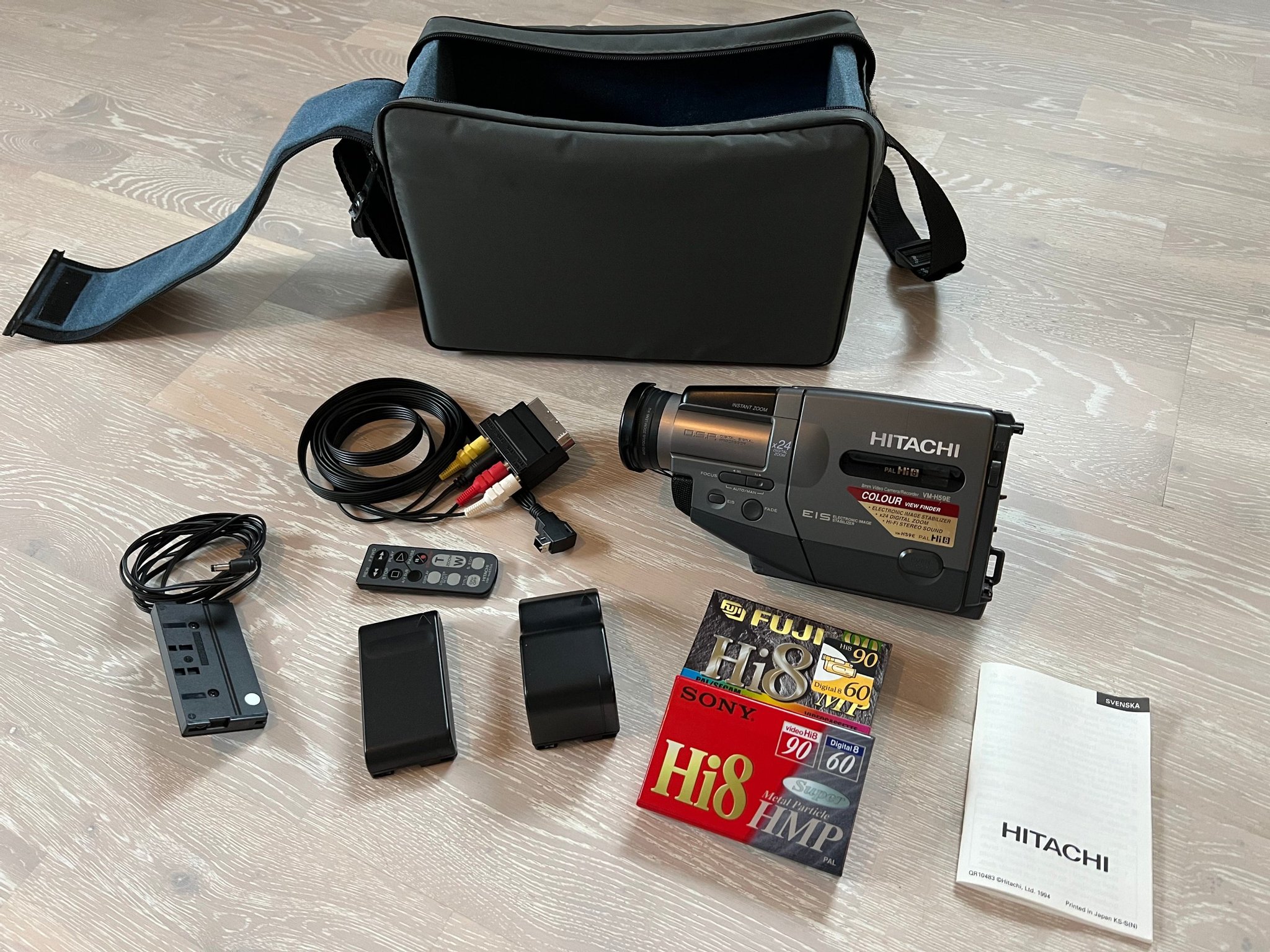 Hitachi Hi8 videokamera VMH59E med tillbehör Köp på Tradera (562052374)