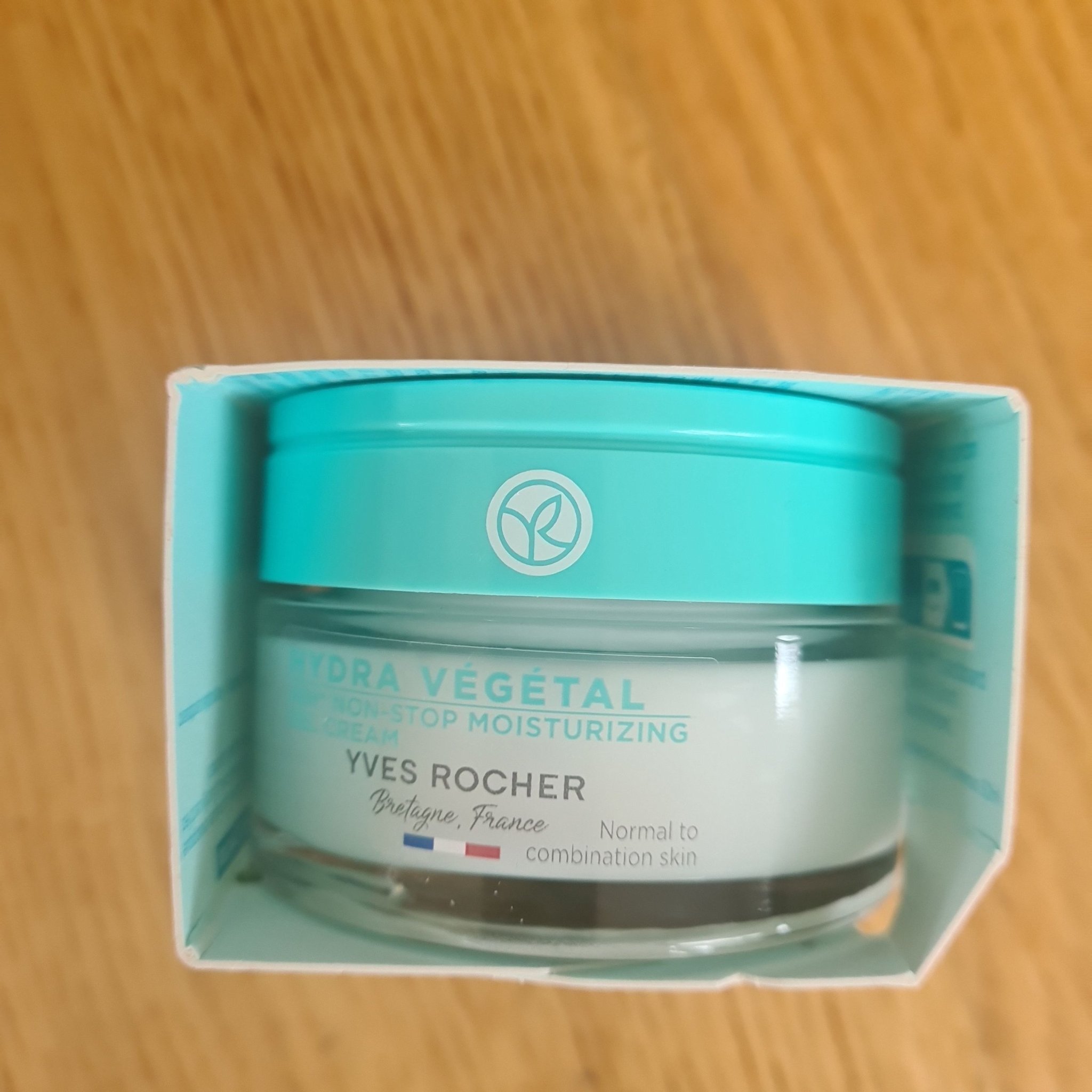 Se produkter som liknar yves rocher Hydra vegetal gel.. på Tradera ...