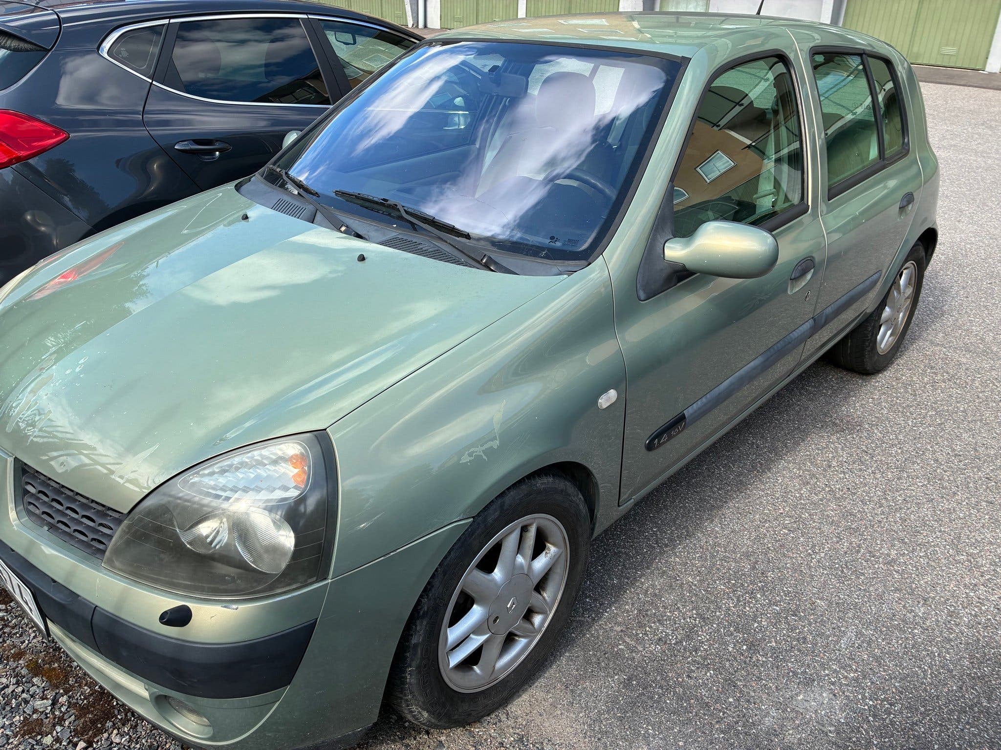 Renault Clio 5-door Hatchback 1.4 Automatic, 4-trins, 98ps, 2003