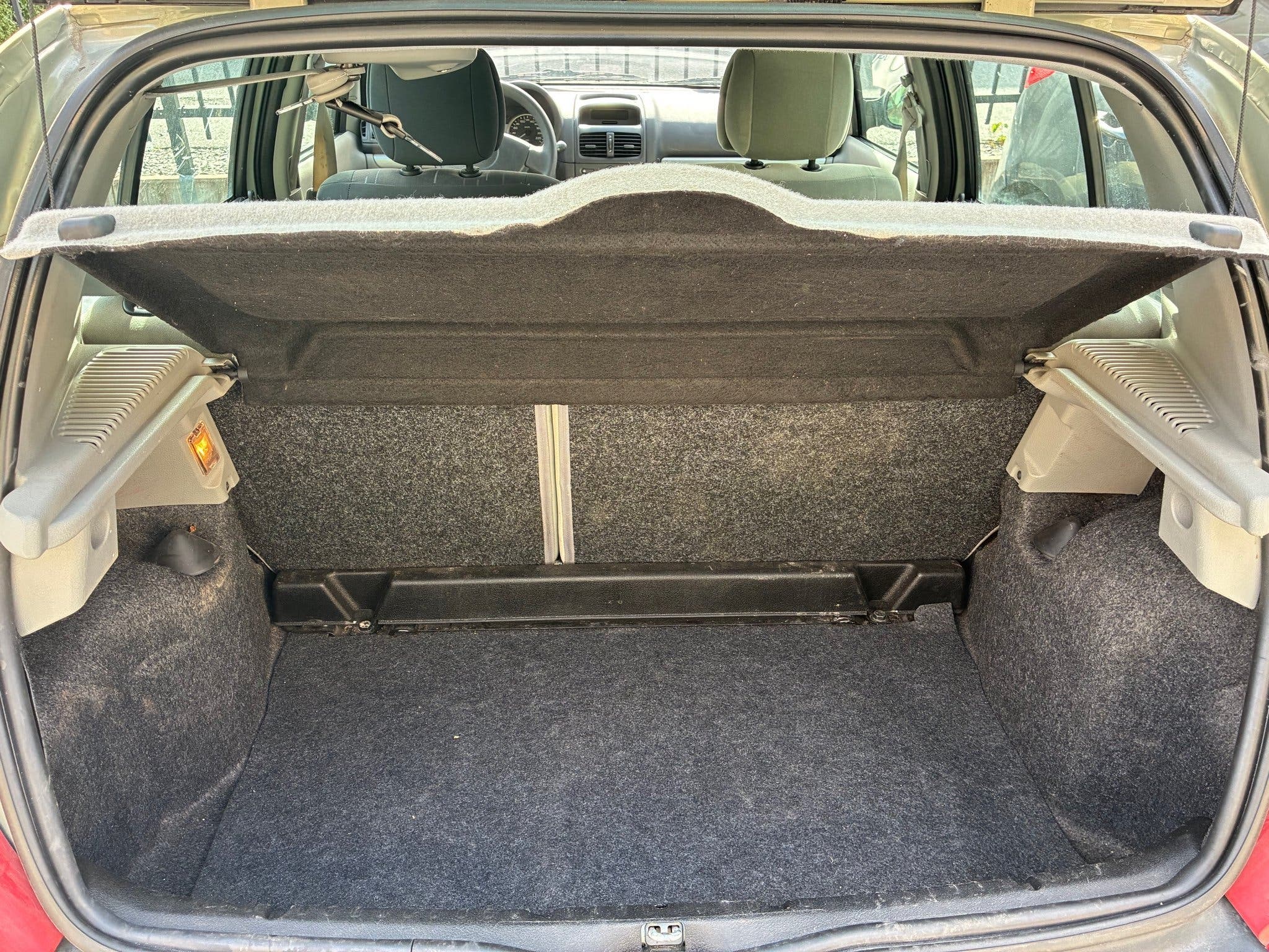 Renault Clio 5-door Hatchback 1.4 Automatic, 4-trins, 98ps, 2003