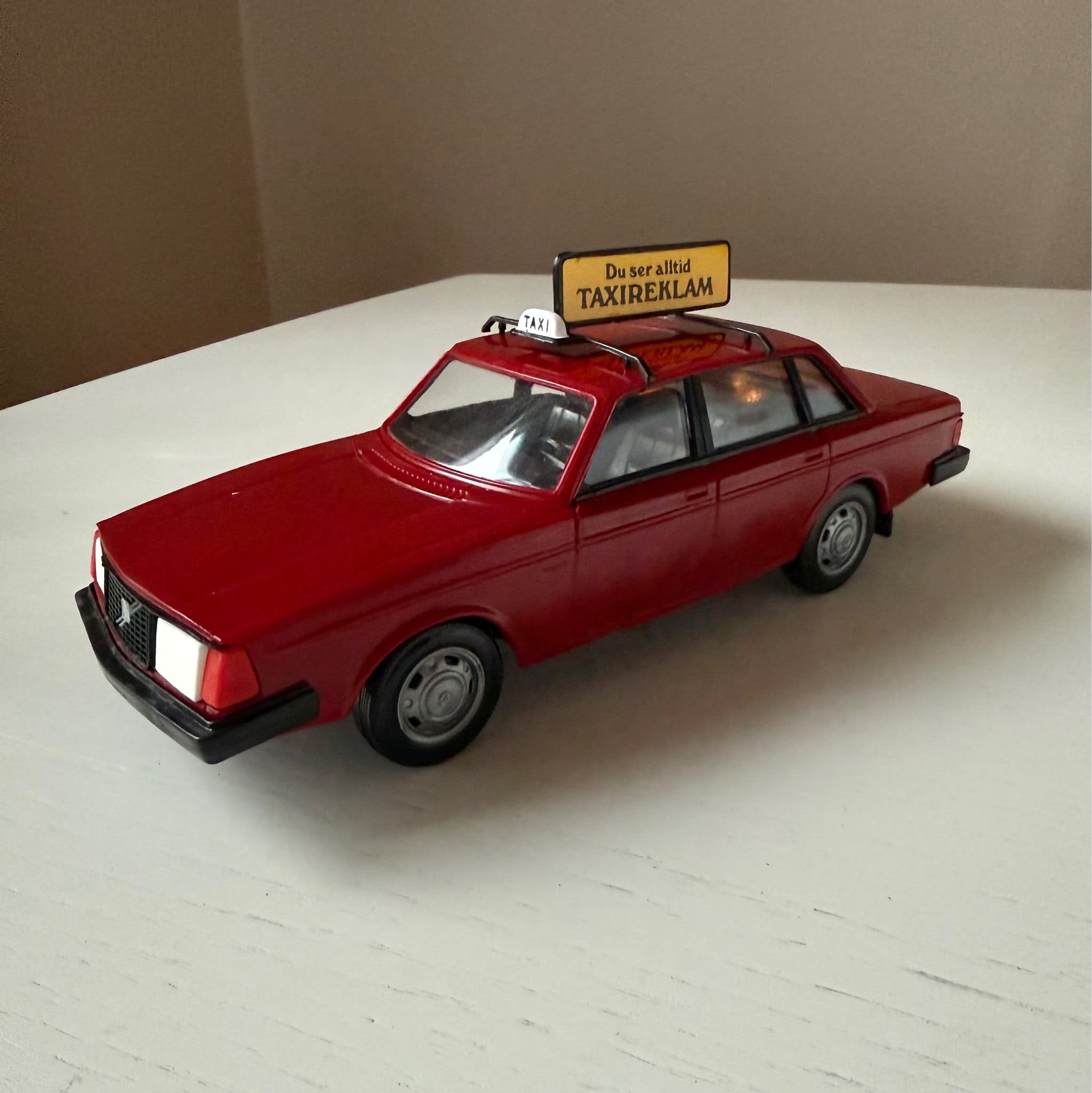 Volvo 240 taksimalli muovia