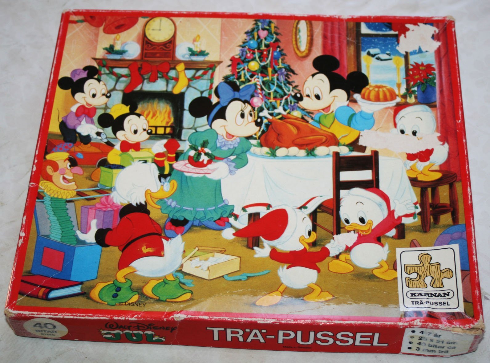 DISNEY KALLE ANKA FIRAR JUL Träpussel 40 bitar... Köp på Tradera