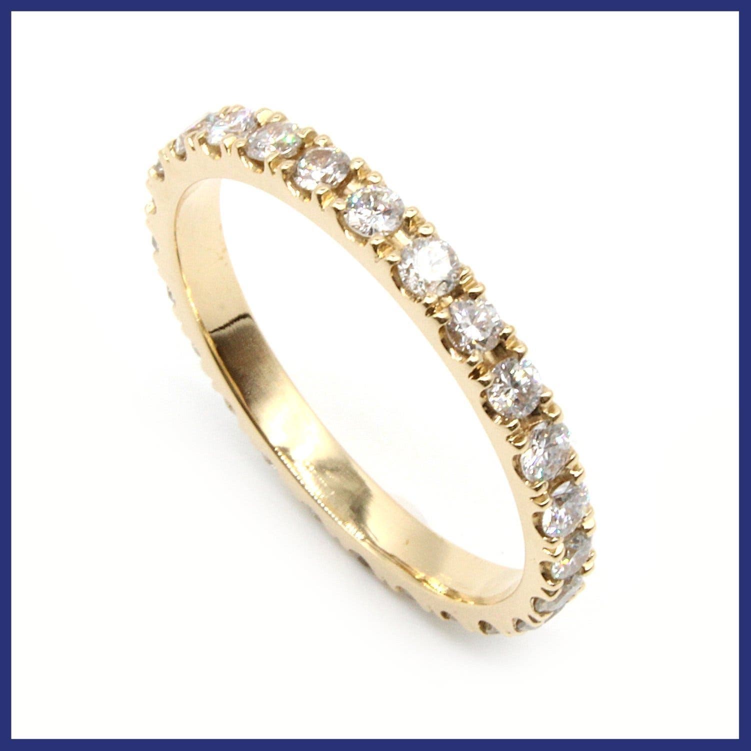 Ring, 18K guld, allians naturliga briljantslipade diamanter (0,68ct stl 17,25mm)