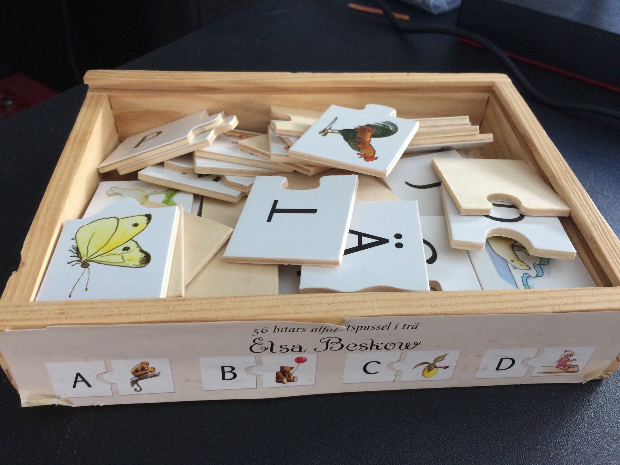 Se produkter som liknar Elsa Beskow träpussel på Tradera (557087536)