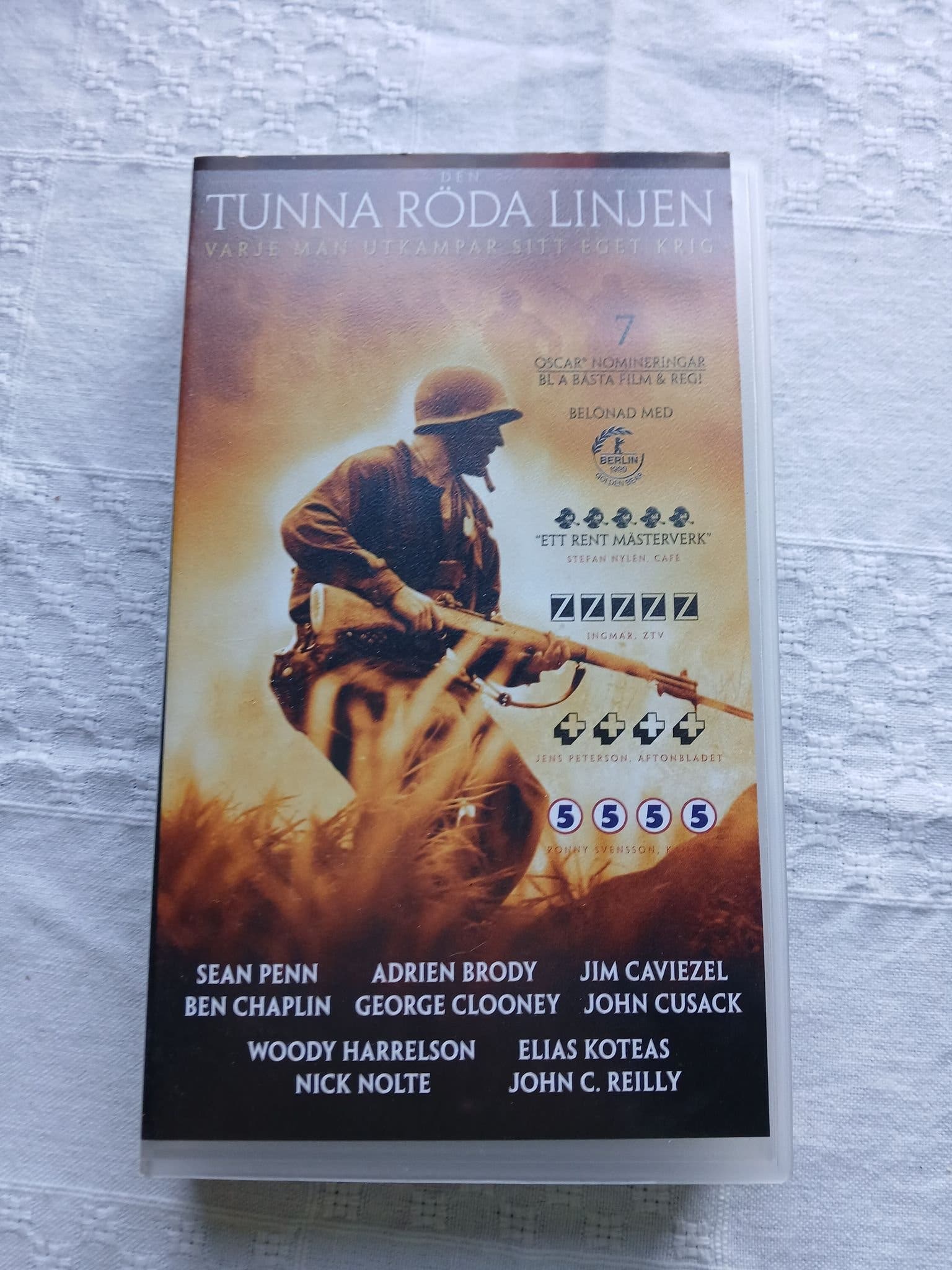 VHS - Tunna röda linjen | Köp på Tradera (703315979)