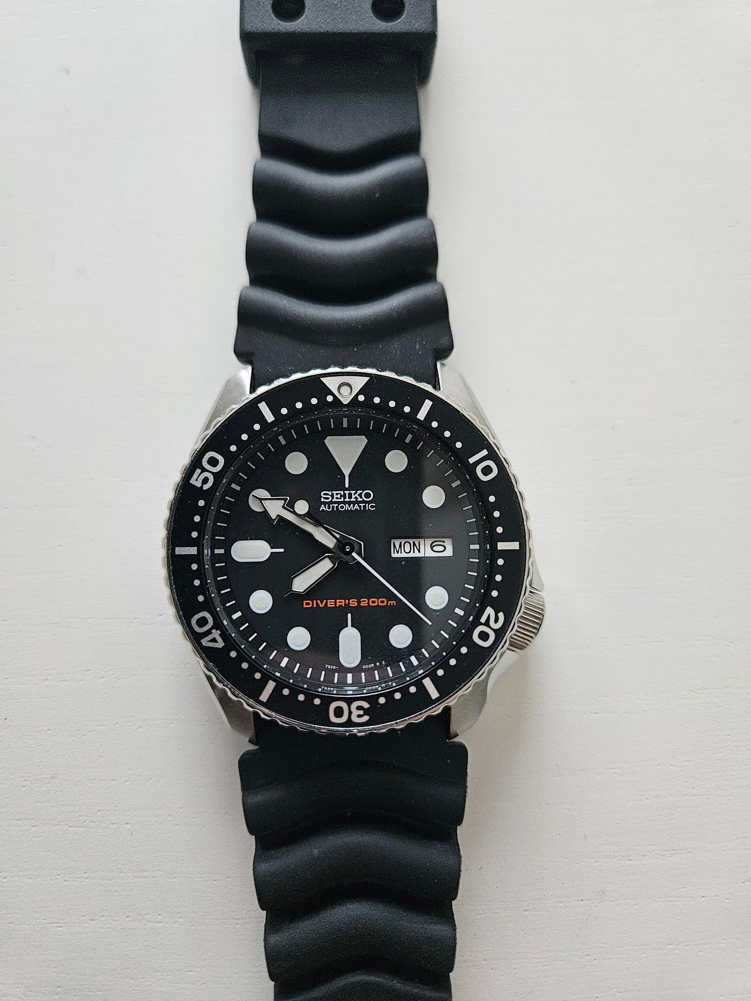 Se produkter som liknar Seiko SKX007K1 nyskick Automa.. på Tradera ...