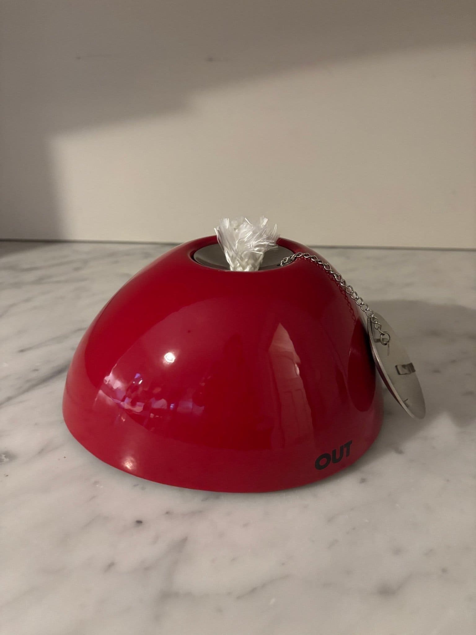Se produkter som liknar Oljelampa i röd emaljerad plå.. på Tradera ...