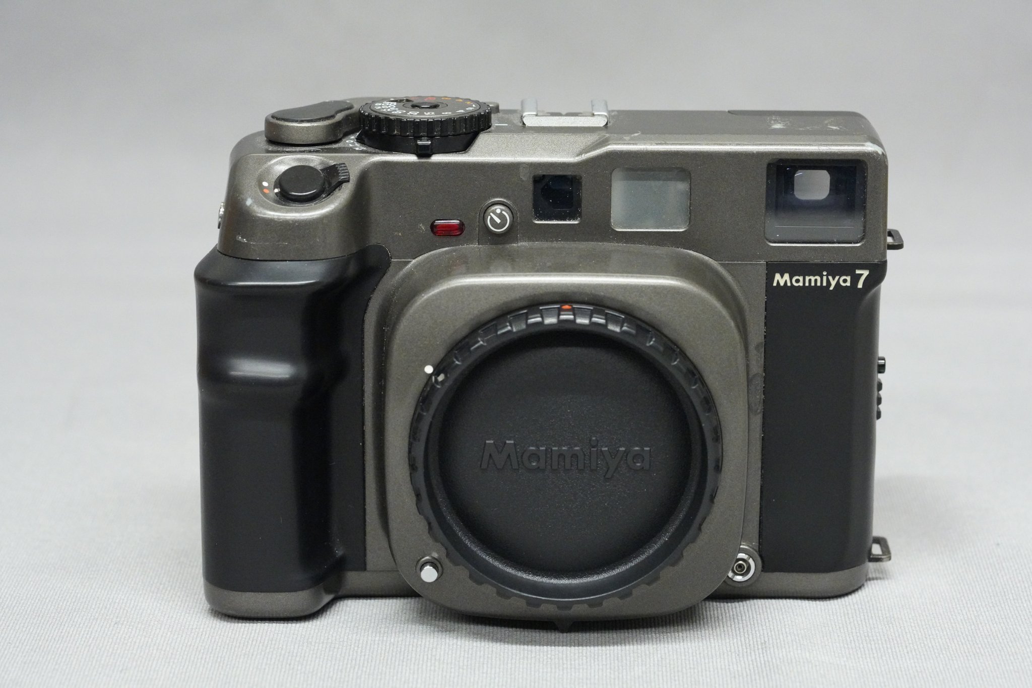 MAMIYA 7 Median Format Rangefinder Film Camera. (418187700) ᐈ Köp på