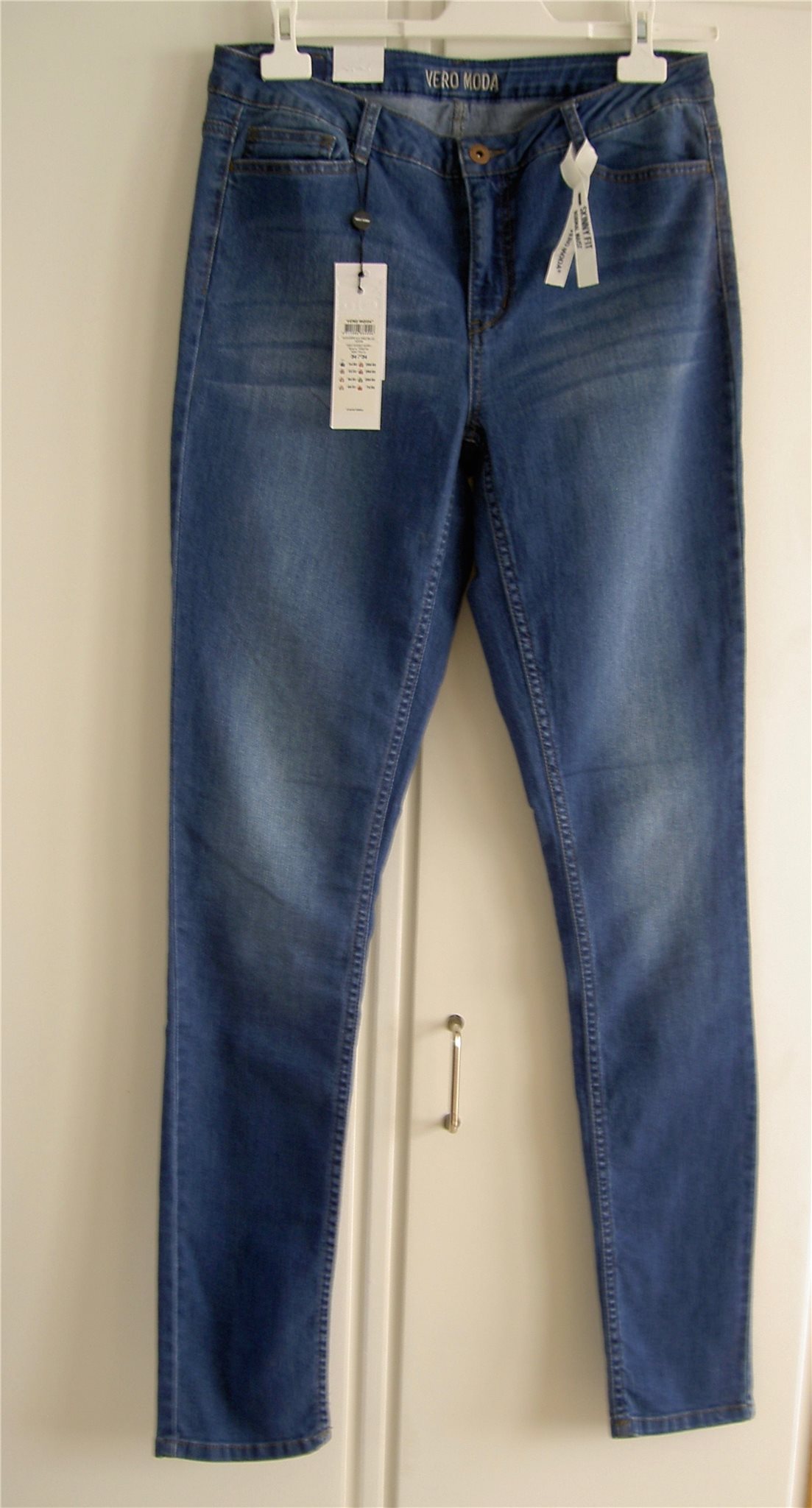 VERO MODA. JEANS. NYTT MED TAG. STORLEK STORLEK STORLEK 34/34. 2e19eb VERO MODA. JEANS. NYTT MED TAG. STORLEK STORLEK STORLEK 34/34. 2e19eb