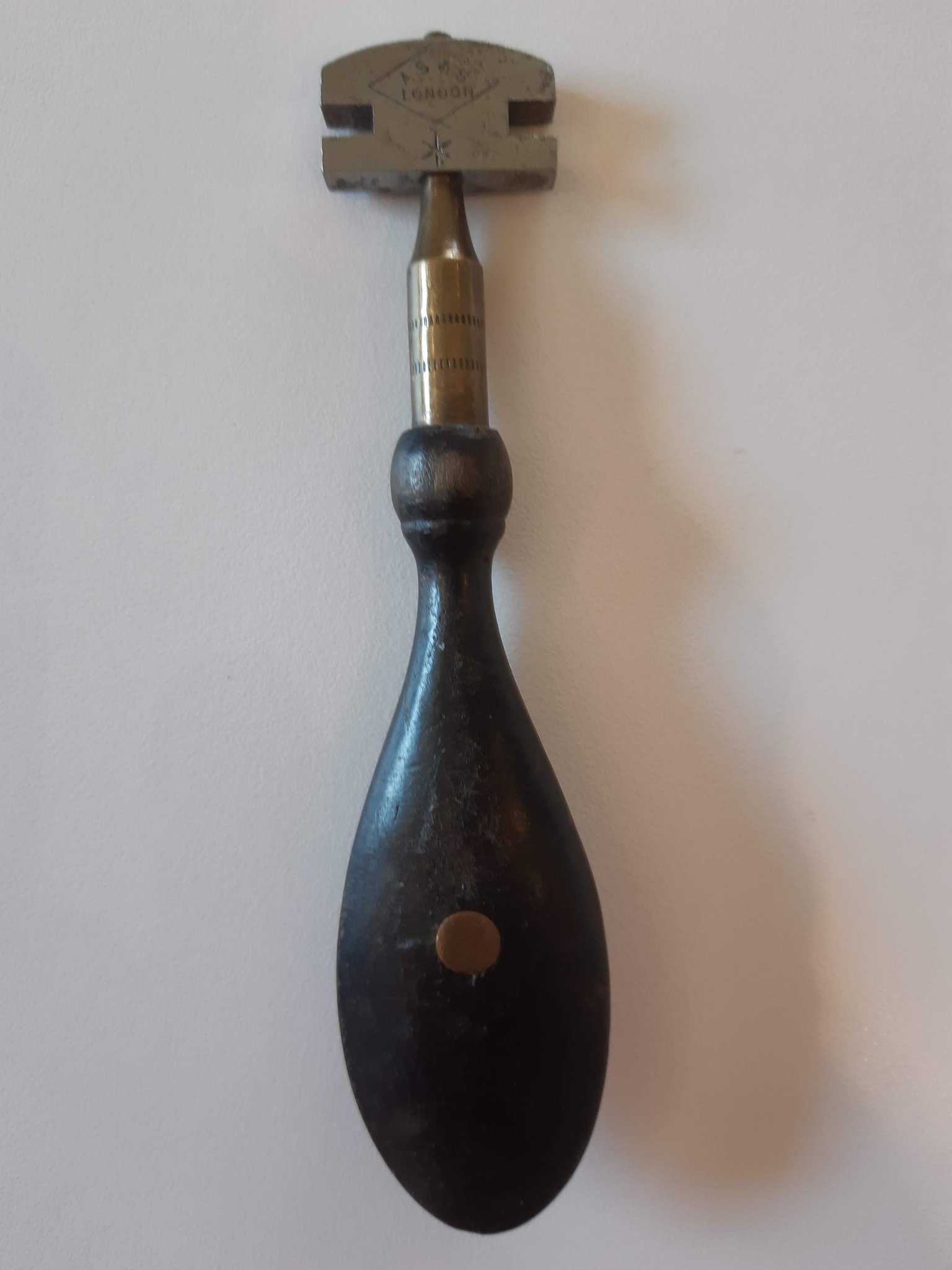 Vintage Äldre Glass Cutter Glaskniv Glasskärare.. Köp på Tradera