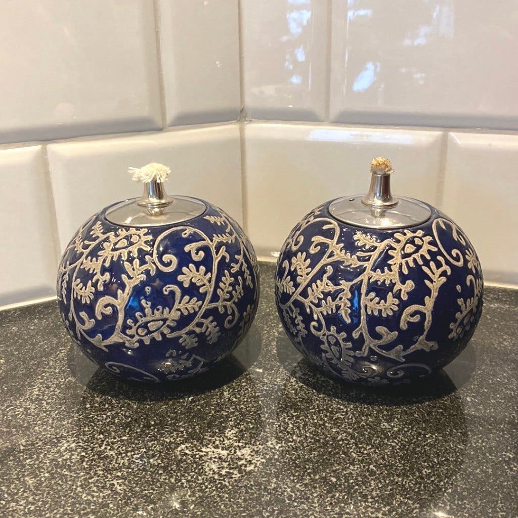 Dekohelden24 Duftlampe Als Herd Mit Kanne – Handbemalte Keramik, 12x12x17 Cm, Für Teelicht