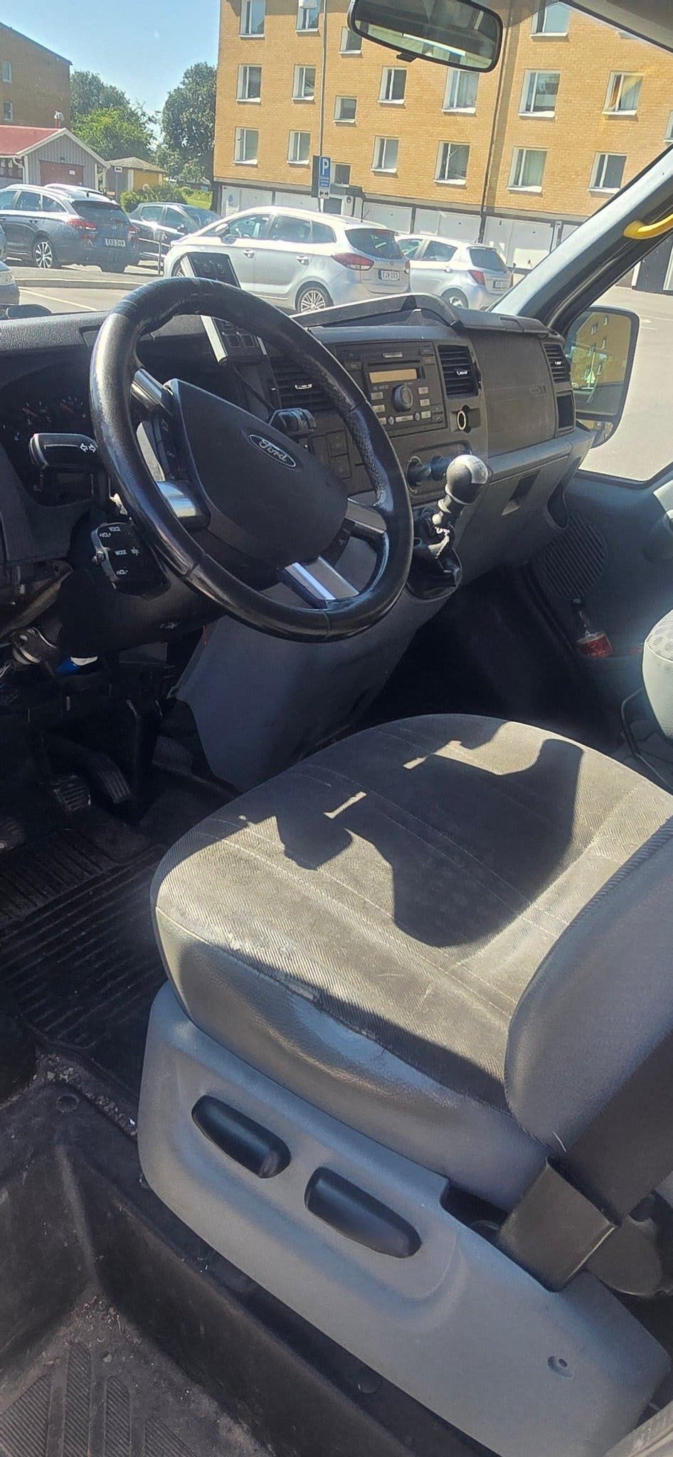 Ford Transit T300 Combi 2.2 TDCi Manuell, 6-trinn, 140hk, 2013