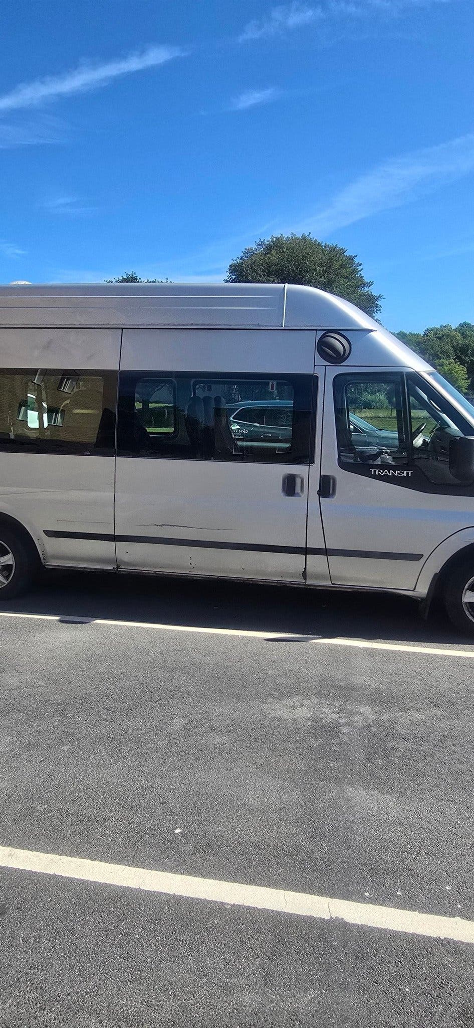 Ford Transit T300 Combi 2.2 TDCi Manuell, 6-trinn, 140hk, 2013