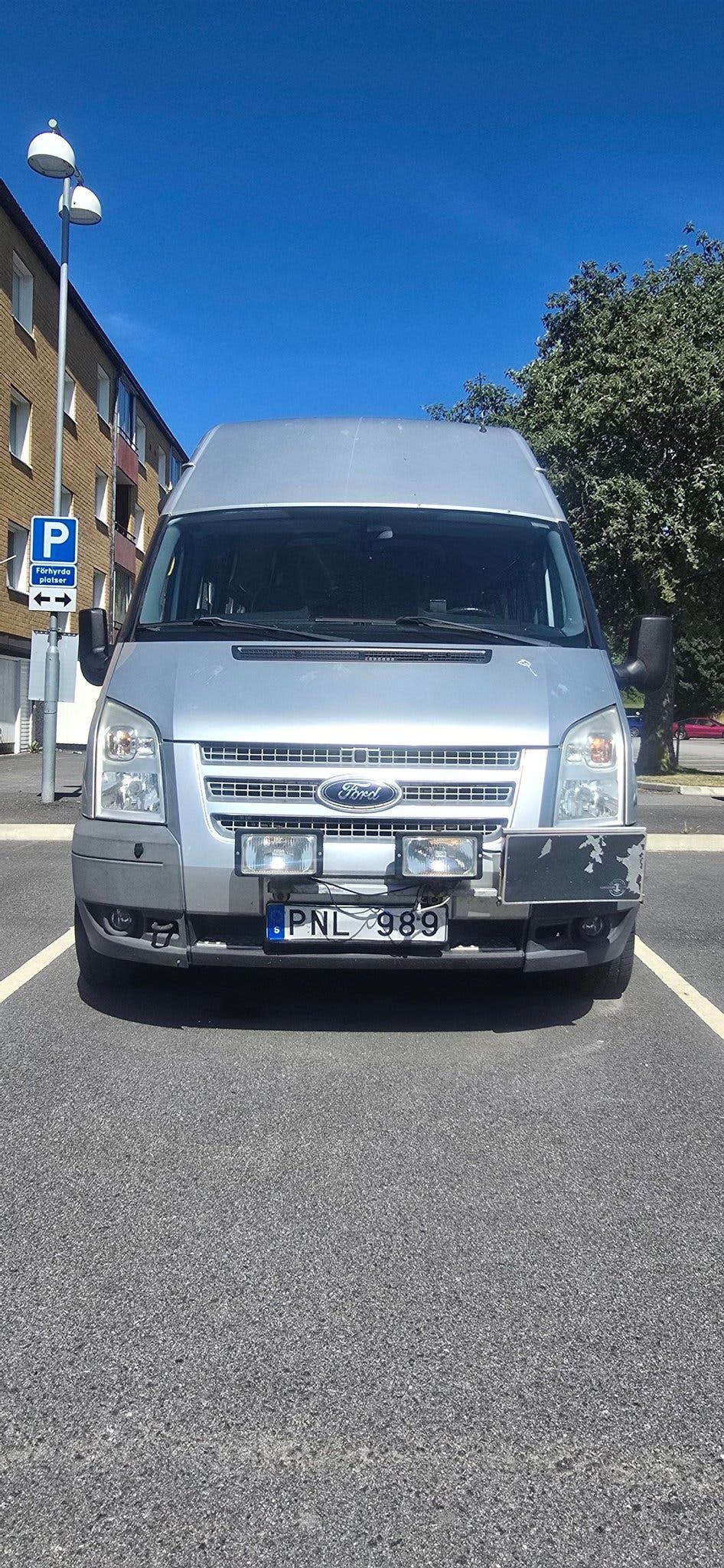 Ford Transit T300 Combi 2.2 TDCi Manuell, 6-trinn, 140hk, 2013