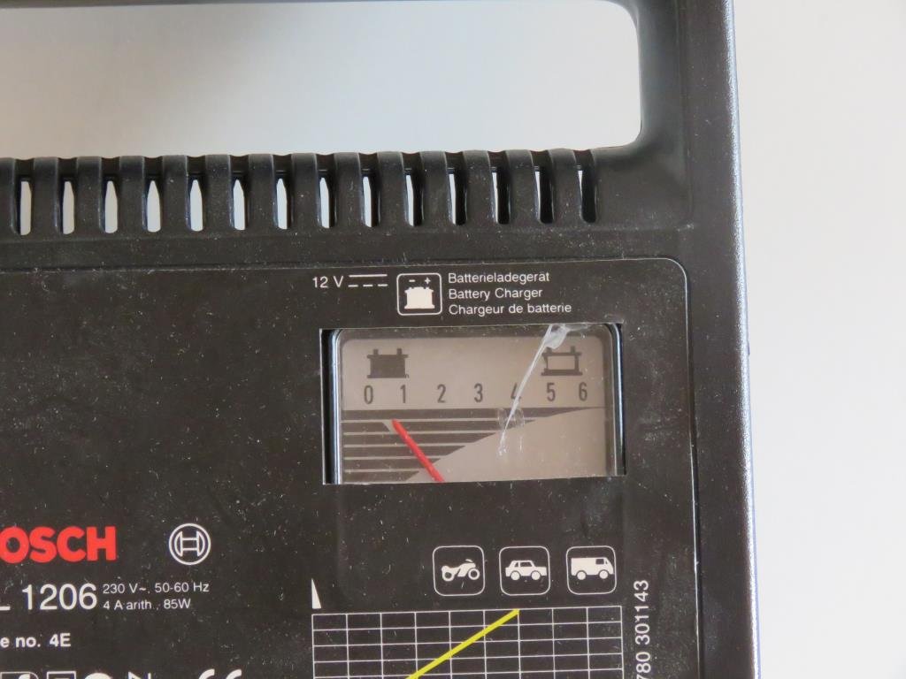 Batteriladdare 12V BOSCH KL 1206 i originaförpackning