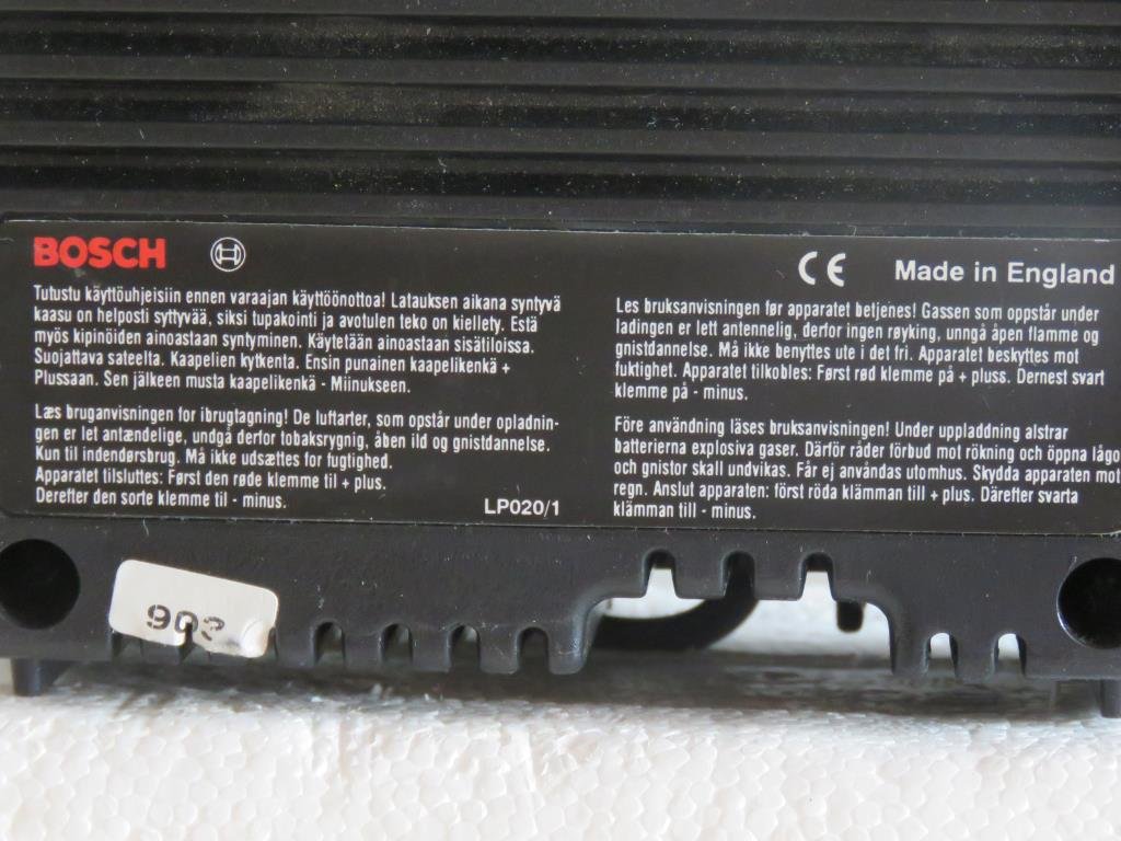 Batteriladdare 12V BOSCH KL 1206 i originaförpackning