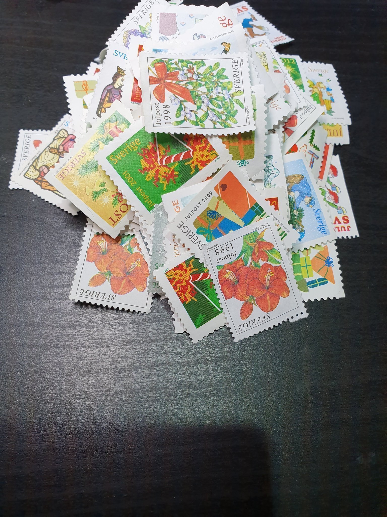 100 st Julfrimärken inrikes brev ostämplade uta.. Köp på Tradera