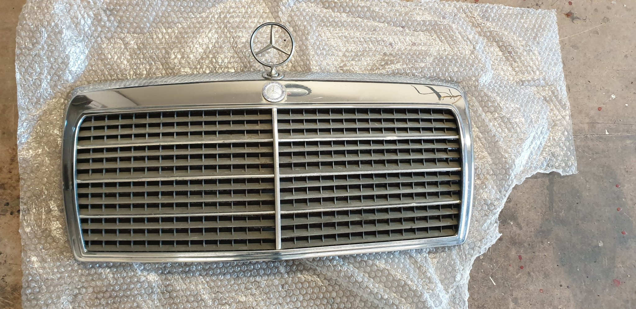 GRILL / GALLER, MERCEDES ECLASS (W124) 19861.. (394077550) ᐈ Köp på