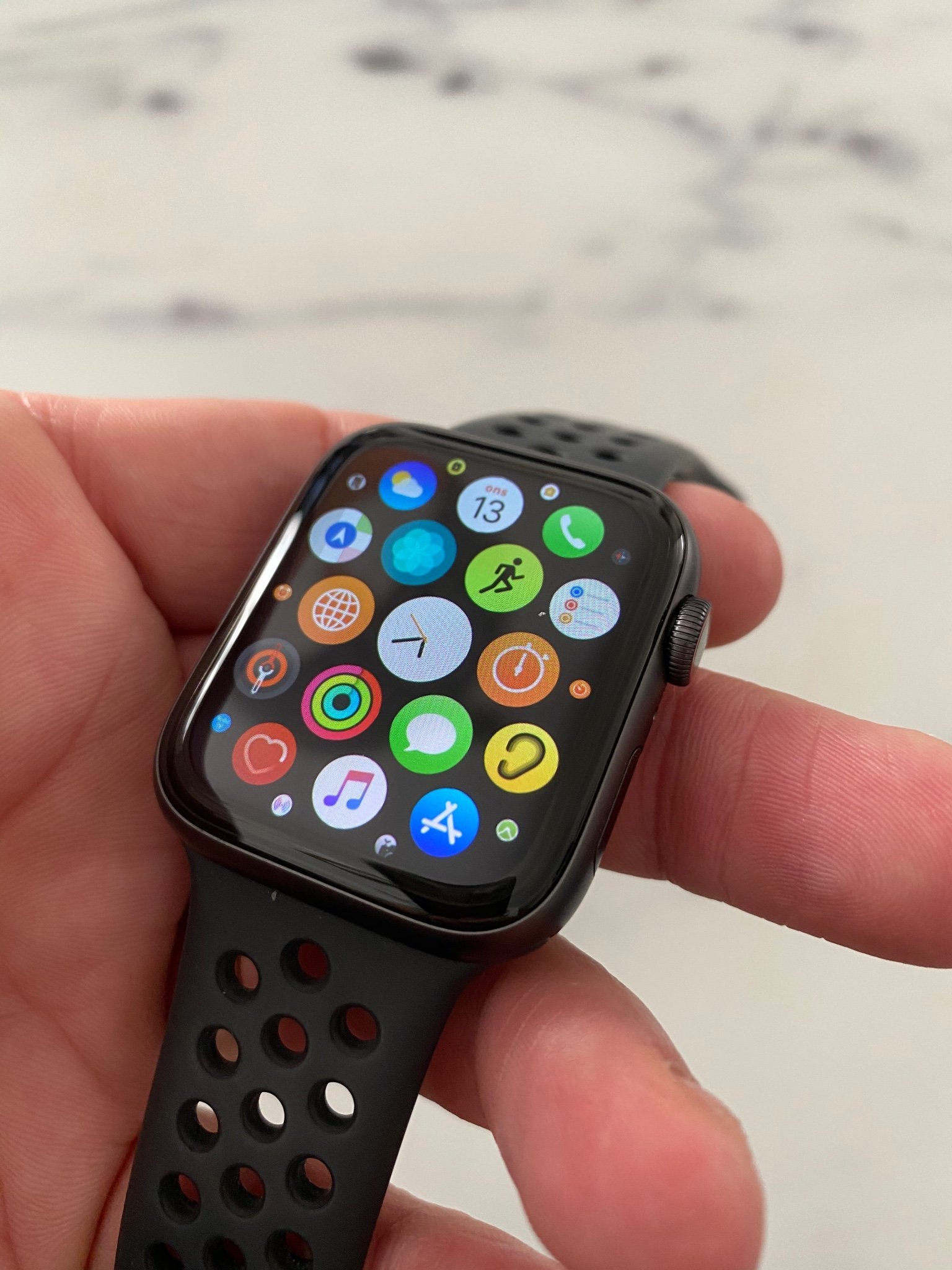 Apple watch 5 GPS+cellular 44mm Nike m kvitto (399223761) á Köp pÃ¥ Tradera