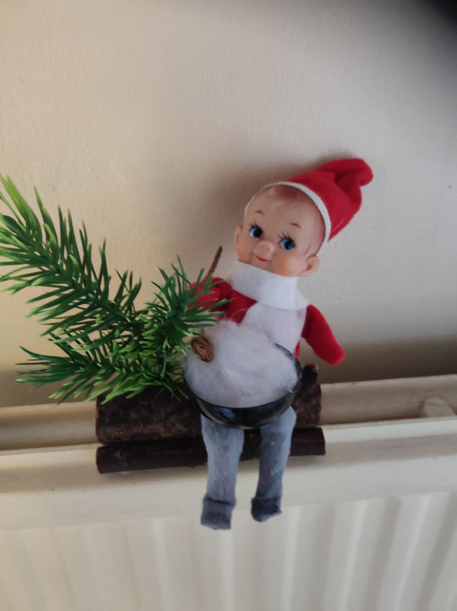 Näpen tomtenisse tomte med gröt 50 60 tal Jul A.. Köp på Tradera
