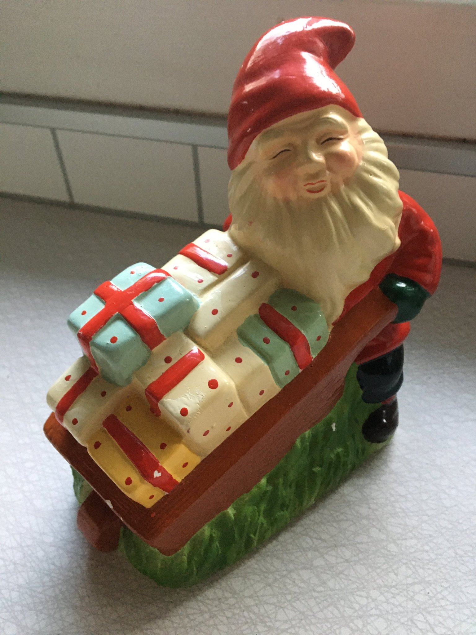 Tomte med Julklappar Äldre Gips Köp på Tradera (611780900)