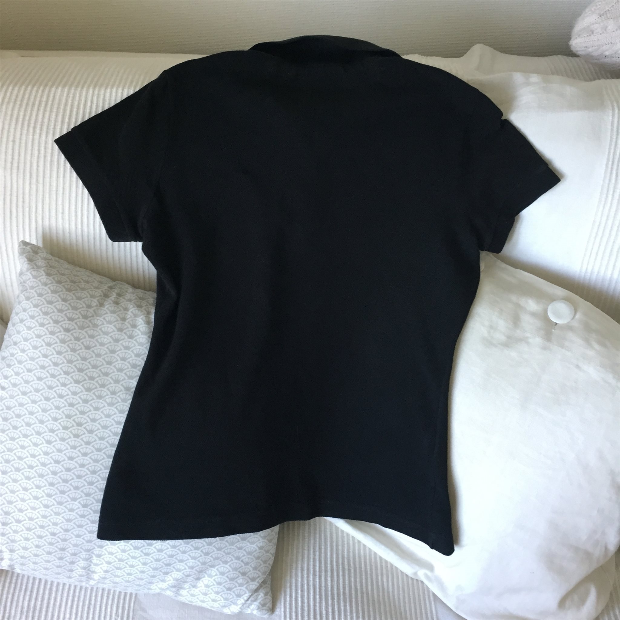 Klassisk LACOSTE piké, svart, strl. strl. strl. 36. Nästintill ny. a2c260 Klassisk LACOSTE piké, svart, strl. strl. strl. 36. Nästintill ny. a2c260