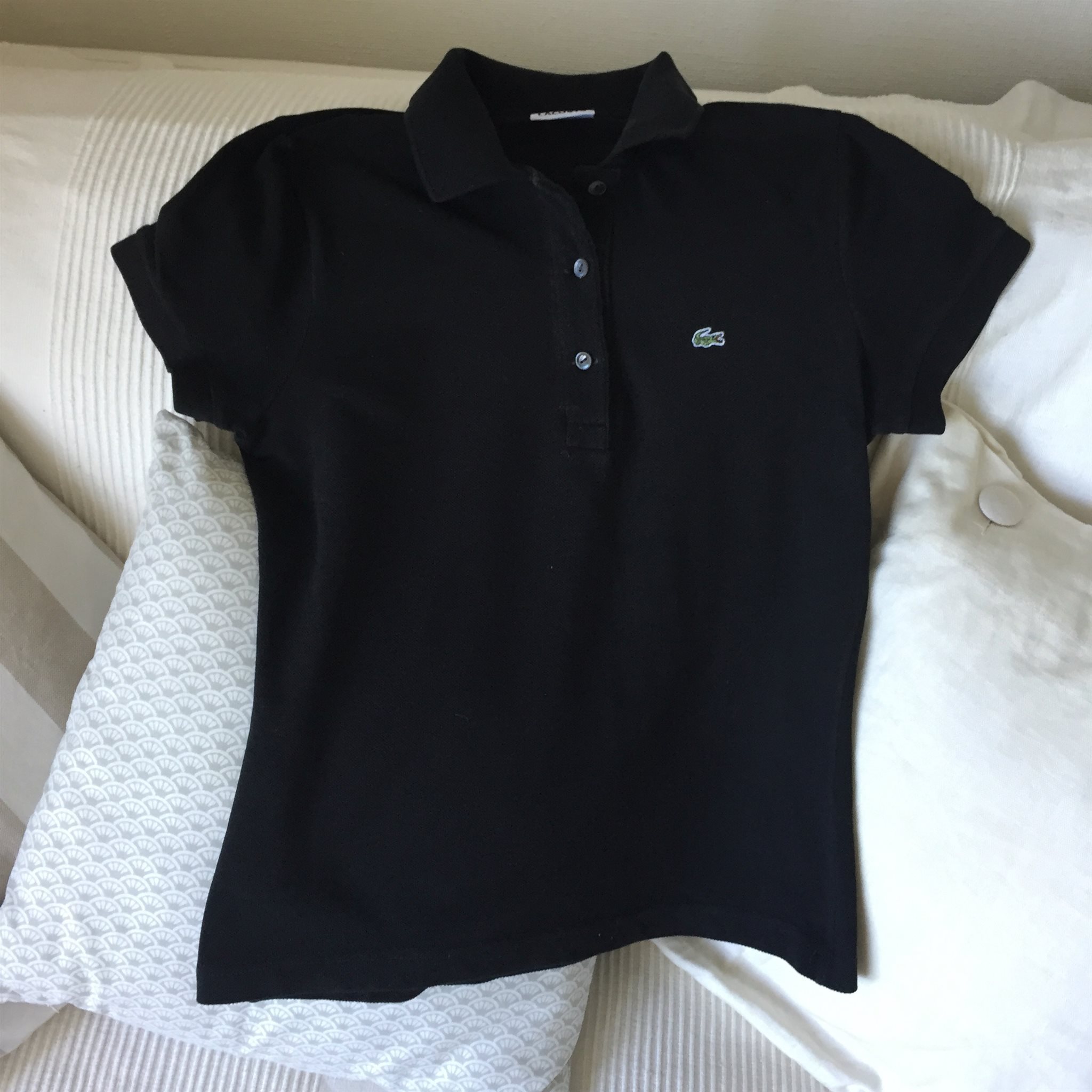 Klassisk LACOSTE piké, svart, strl. strl. strl. 36. Nästintill ny. a2c260 Klassisk LACOSTE piké, svart, strl. strl. strl. 36. Nästintill ny. a2c260