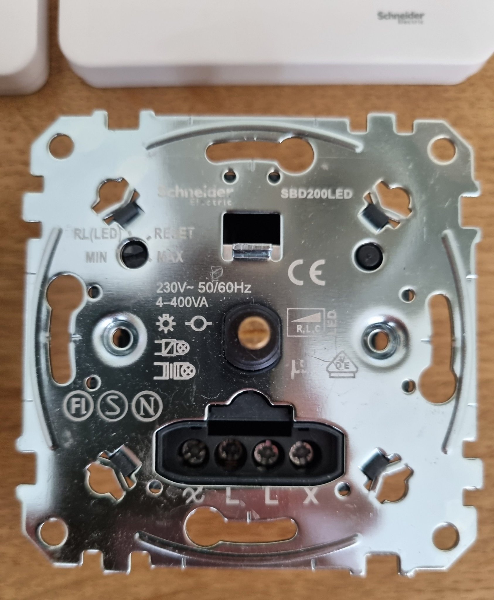 2 st LEDDimmer, Schneider Exxact SBD200LED Köp på Tradera (584575497)