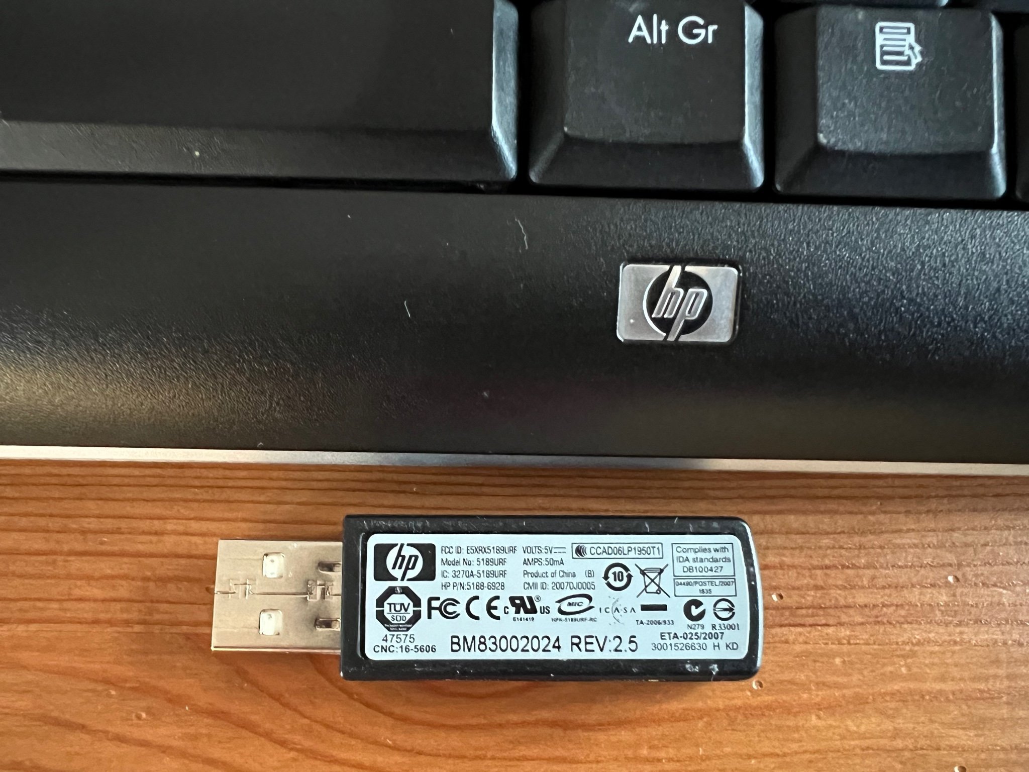 HP trådlöst tangentbord (Svenskt) med mus Köp på Tradera (582662047)