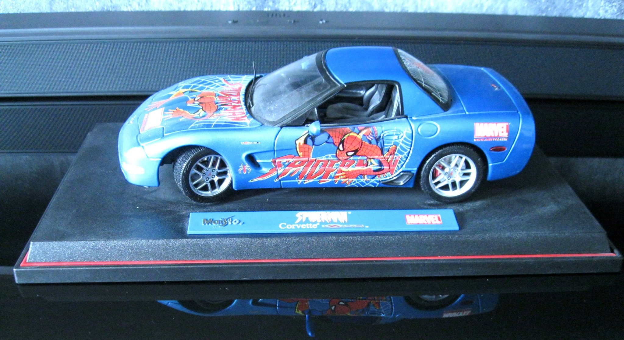 Corvette C5 Marvel Spiderman Maisto 1/18 - Collection