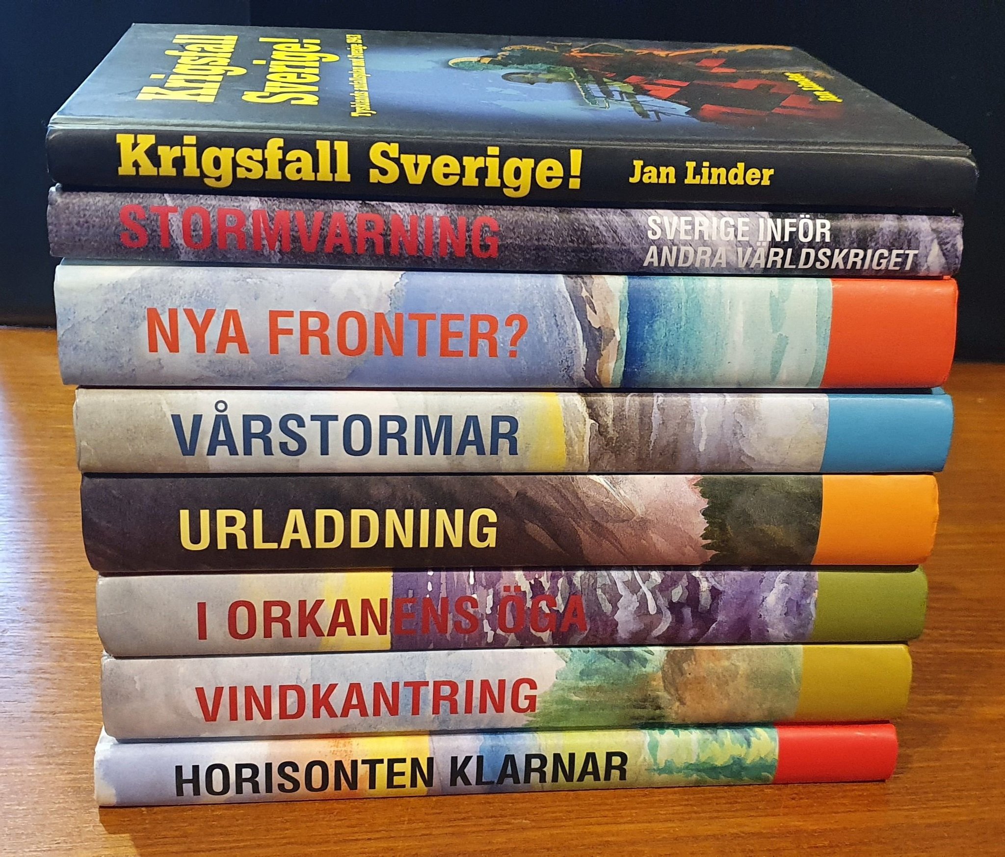 Se produkter som liknar Böcker om andra världskriget,.. på Tradera ...