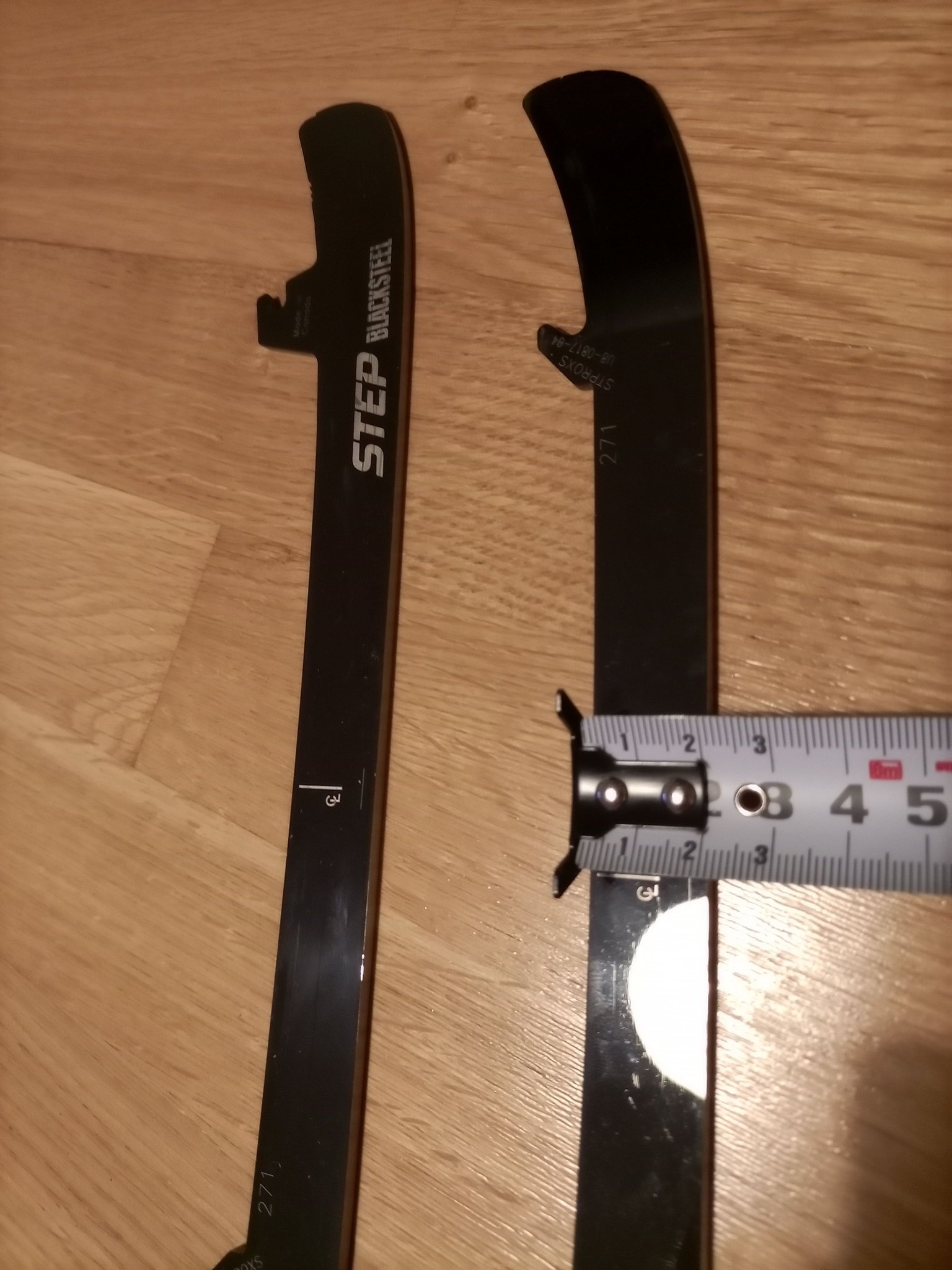 CCM Step blacksteel 271 skenor blades runners s.. Köp på Tradera