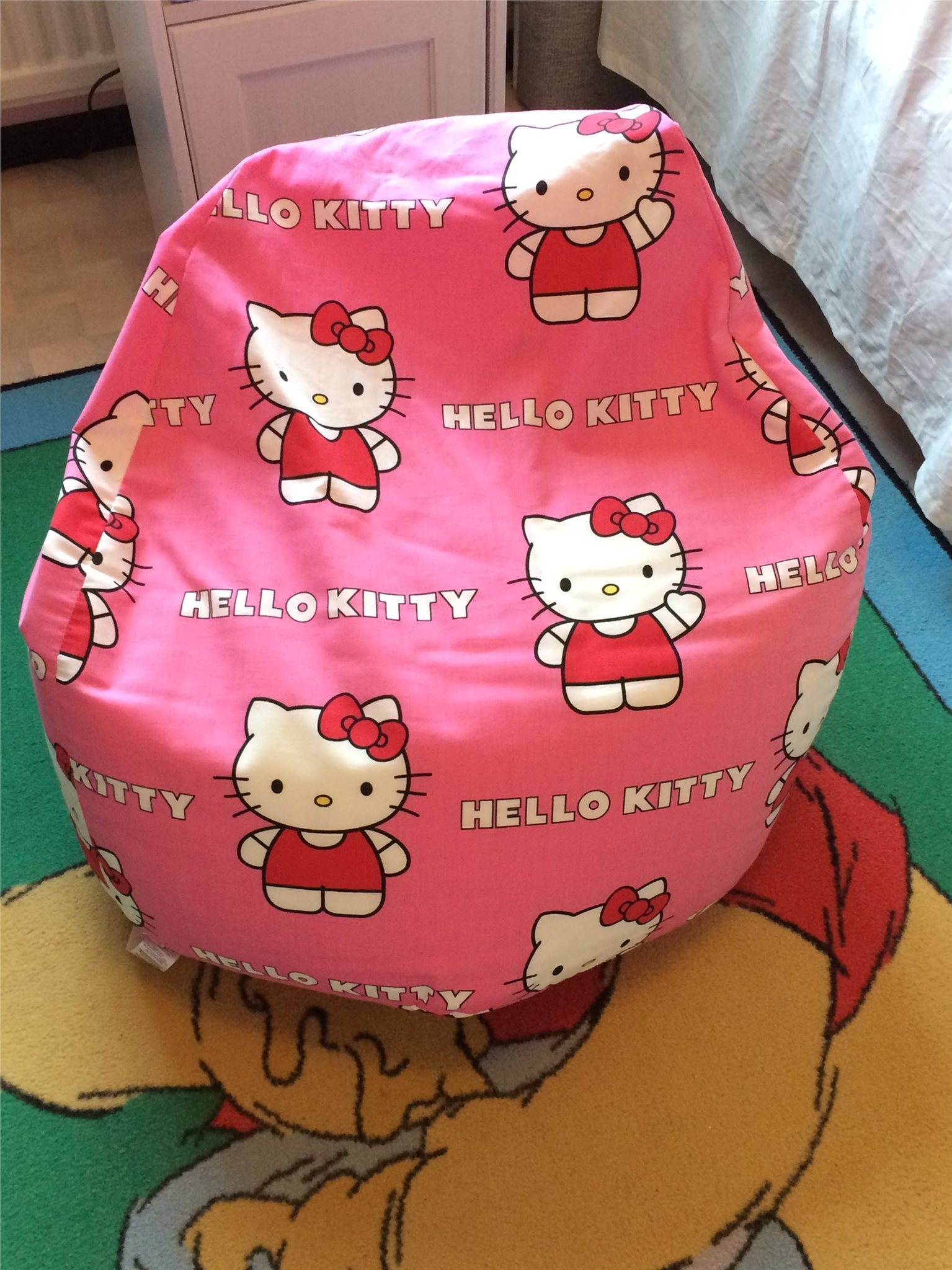 *** NY *** Jättefin Jättestor Sittpuff, Hello Hello Hello Kitty, rosa. b1c25f *** NY *** Jättefin Jättestor Sittpuff, Hello Hello Hello Kitty, rosa. b1c25f
