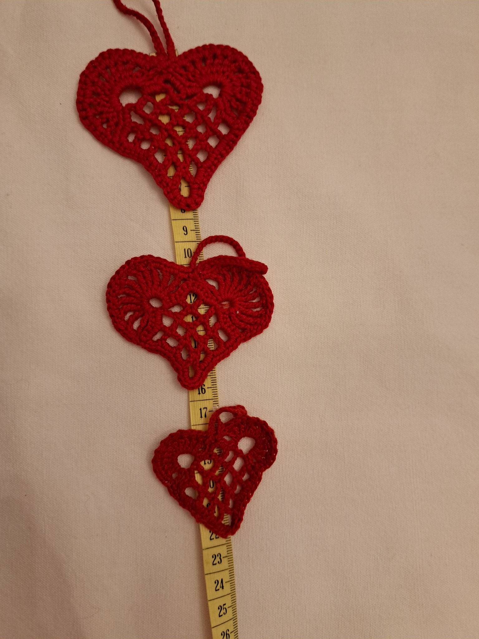 14 Virkade olika hjärtan jul julgranspynt till .. Köp på Tradera