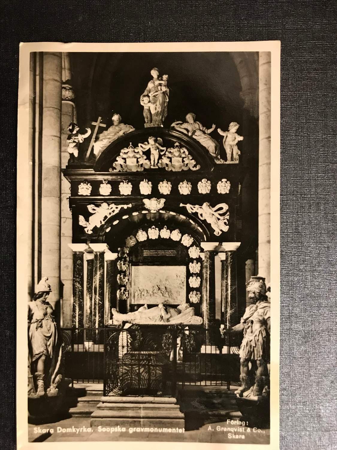 skara domkyrka gravmonument