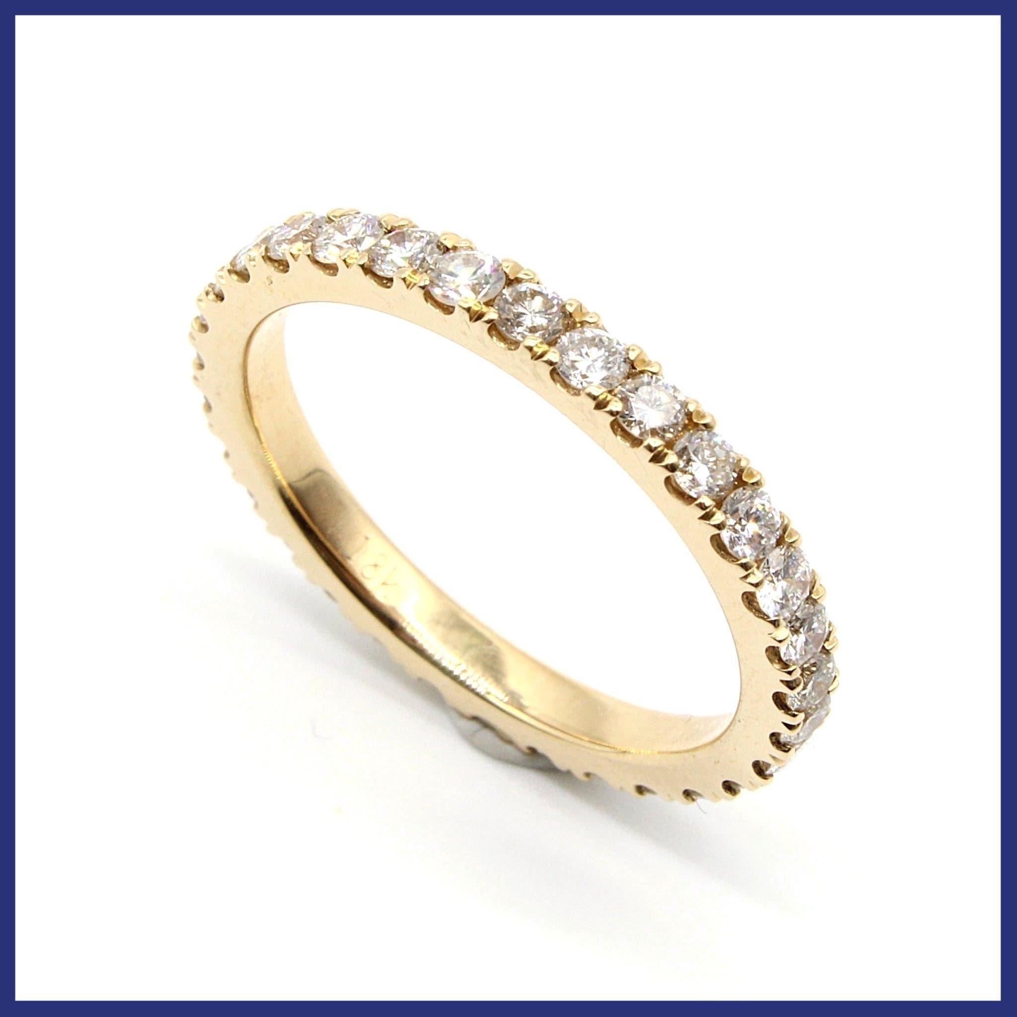 Ring, 18K guld, allians naturliga briljantslipade diamanter (0,93ct, stl 16,5mm)