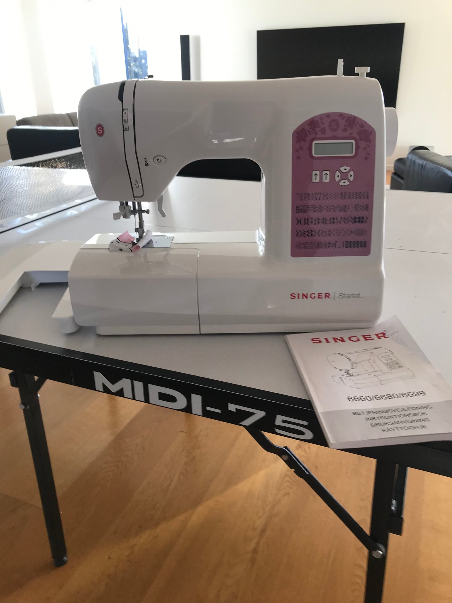Singer starlet 6699 (430780572) ᐈ Köp på Tradera