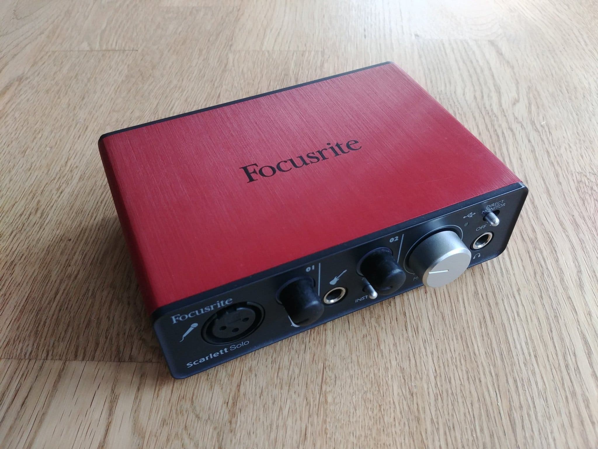 Focusrite Scarlett Solo 1st Gen Köp på Tradera (585059414)