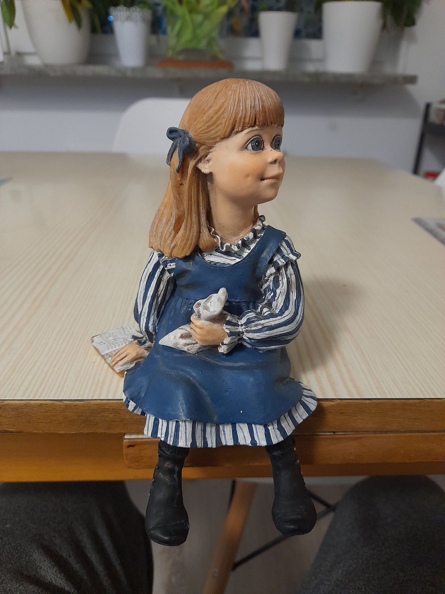 Flicka Sittandes Med Bok Candy Designs Norway K p P Tradera 