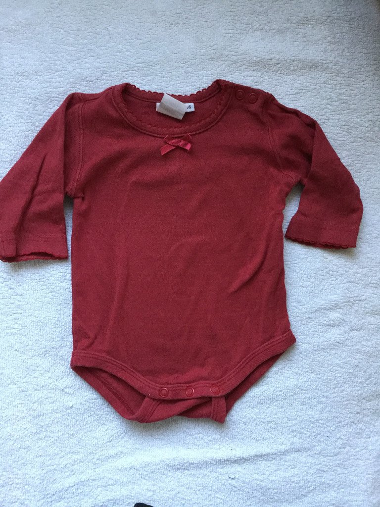Söt röd body stl 56 bra .. | Köp från Frökensbarnkläder på Tradera ...