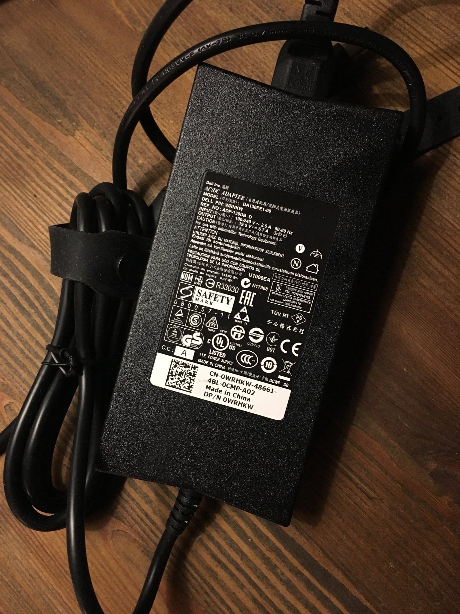 Dell ac/dc adapter model DA130PE1-00 (377335529) ᐈ Köp på Tradera