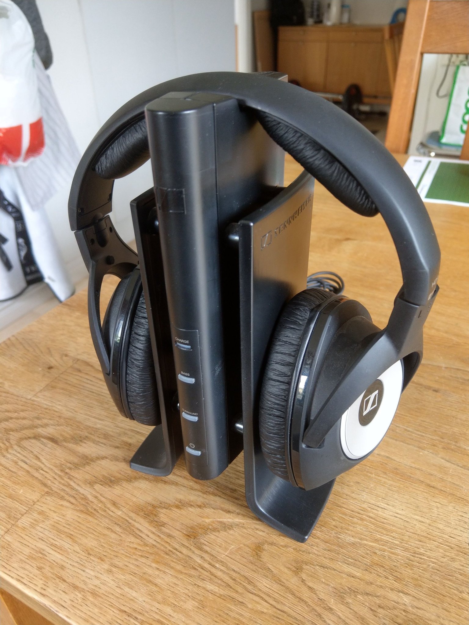 Trådlösa hörlurar Sennheiser HDR 170 (351278244) ᐈ Köp på Tradera