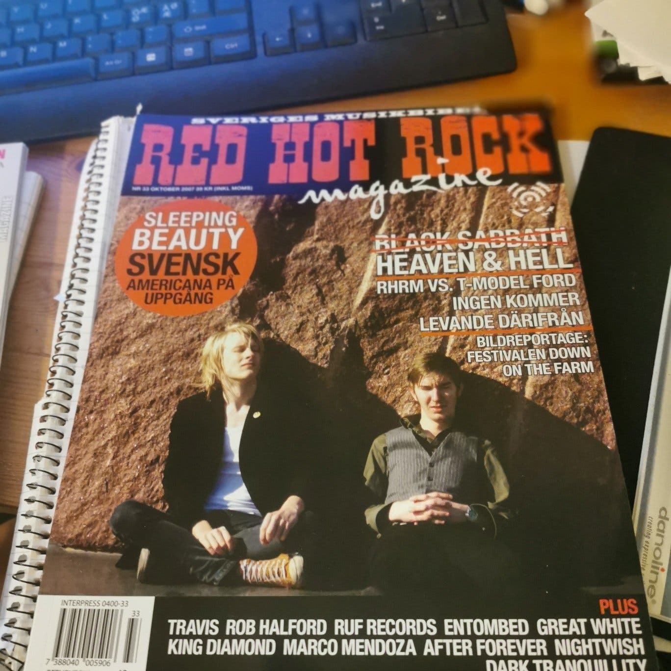 Se produkter som liknar Red Hot Rock Magazine Nr 33 ,.. på Tradera ...