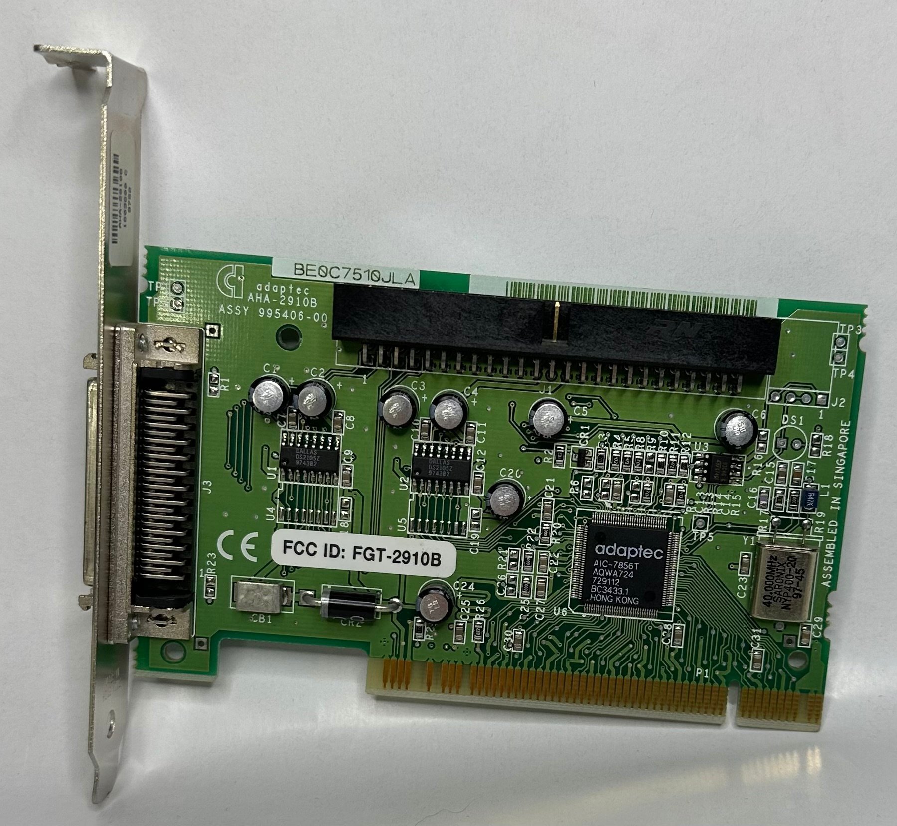 Se produkter som liknar Adaptec Controller AHA2910B .. på Tradera