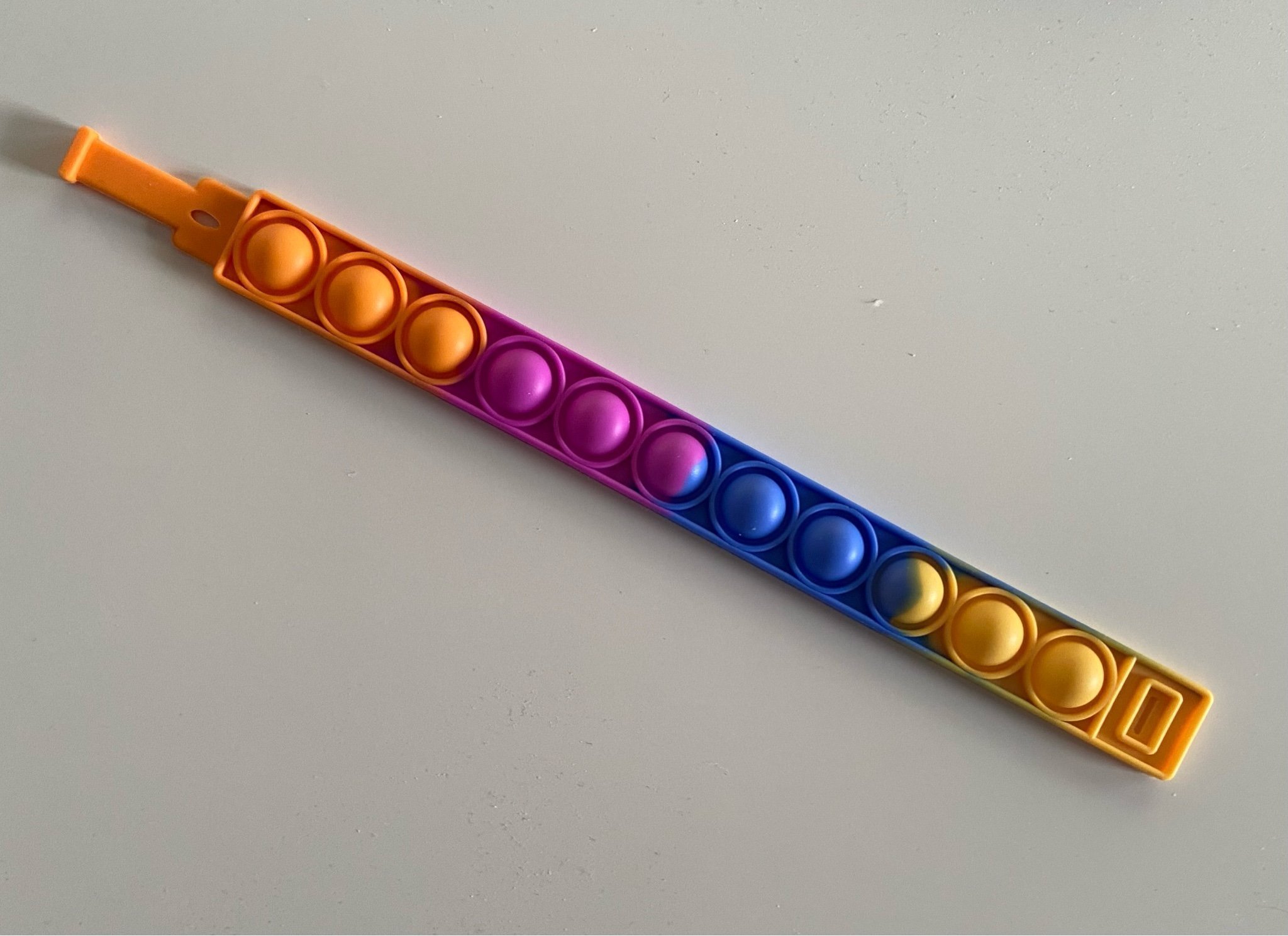 12 Pop It Armbänder Kinder - Anti Stress Silikon Spielzeug